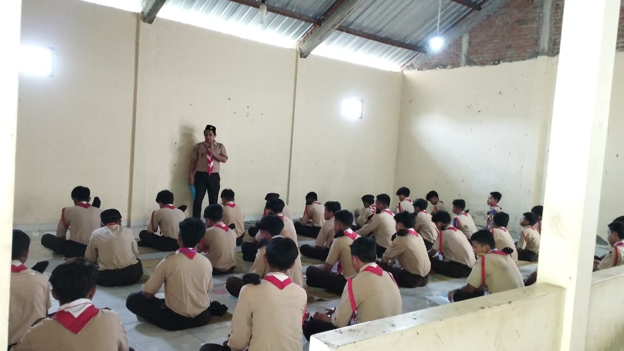 Uji Pengetahuan: Dua Perwakilan Dewan Penggalang MTsN 9 Bantul Melangkah Mantap di Seleksi Jambore Nasional